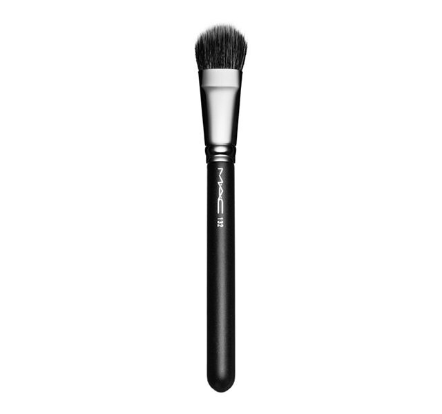 132 Duo Fibre Foundation Brush 132 Duo Fibre Foundation Brush